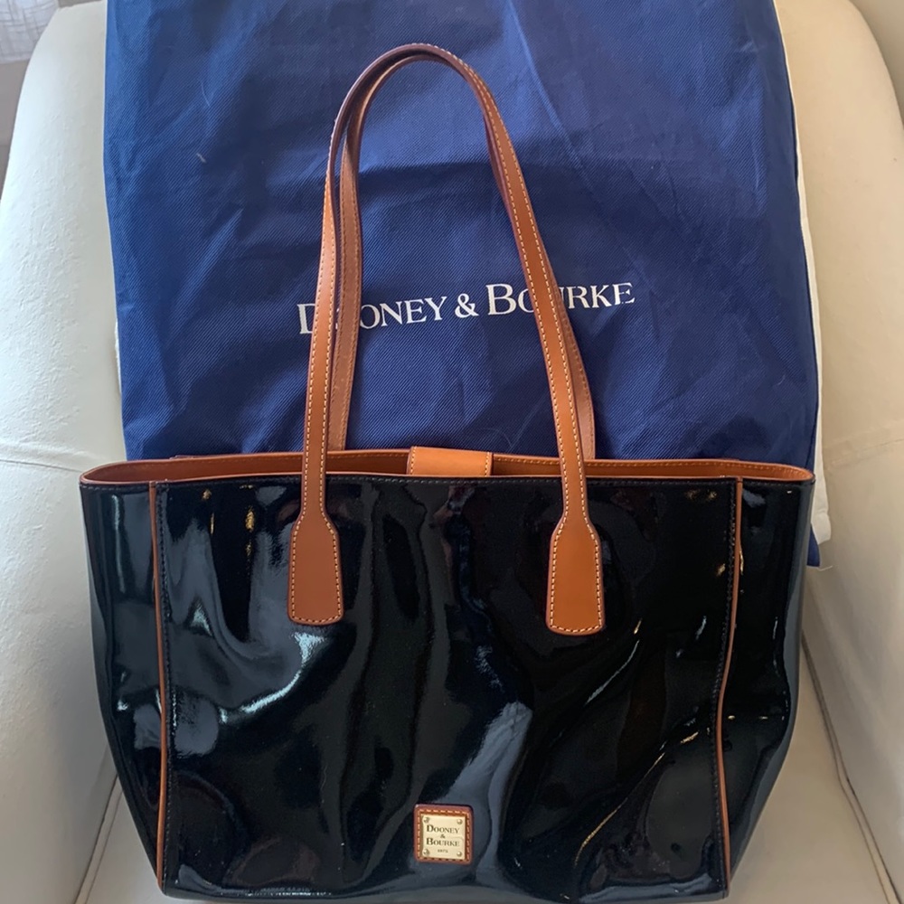 ❤️GORGEOUS ❤️Dooney and Bourke Patent Tote